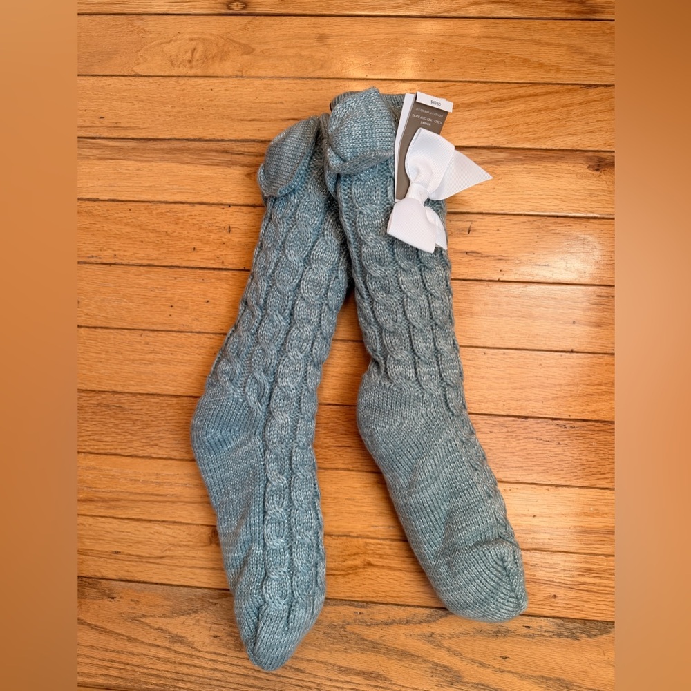 NWT UGG Women’s Fleece Lined Cable Knit Cozy Socks in Light Blue